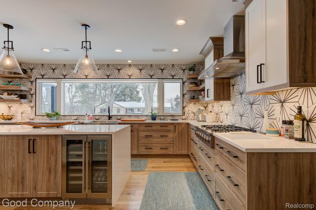 805 N Pemberton Road, Bloomfield Hills, MI 48302