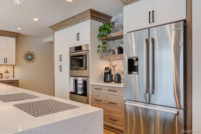 805 N Pemberton Road, Bloomfield Hills, MI 48302