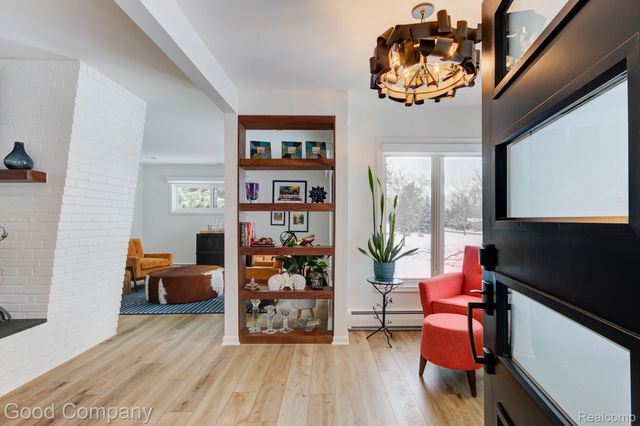 805 N Pemberton Road, Bloomfield Hills, MI 48302