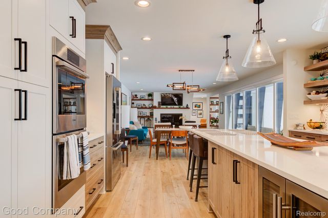 805 N Pemberton Road, Bloomfield Hills, MI 48302