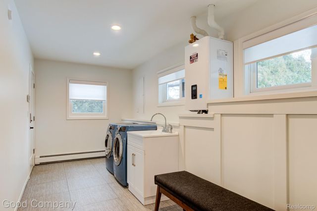 805 N Pemberton Road, Bloomfield Hills, MI 48302