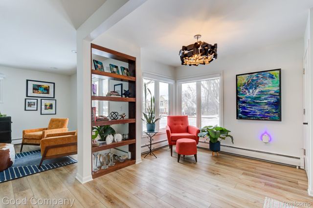 805 N Pemberton Road, Bloomfield Hills, MI 48302