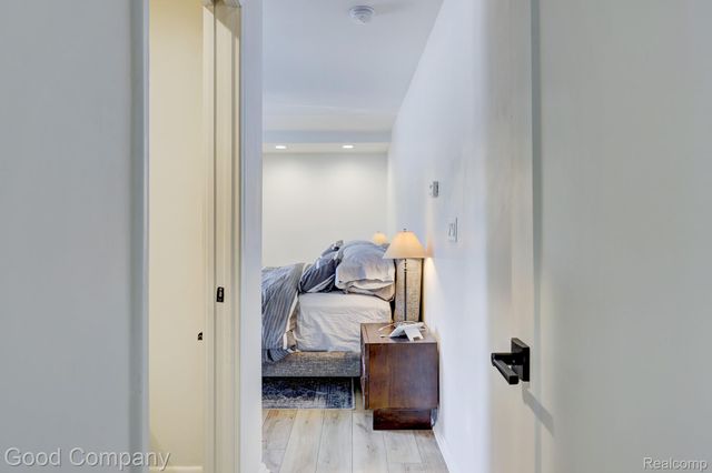 805 N Pemberton Road, Bloomfield Hills, MI 48302