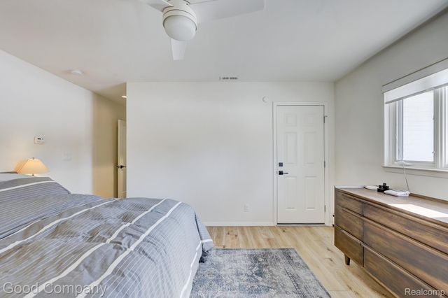 805 N Pemberton Road, Bloomfield Hills, MI 48302