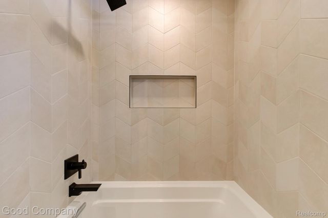 805 N Pemberton Road, Bloomfield Hills, MI 48302