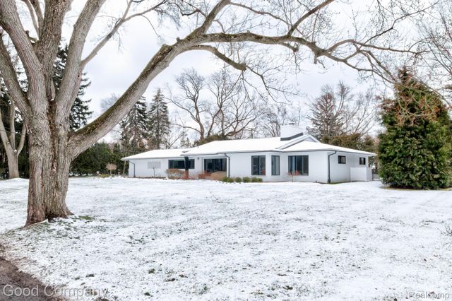 805 N Pemberton Road, Bloomfield Hills, MI 48302