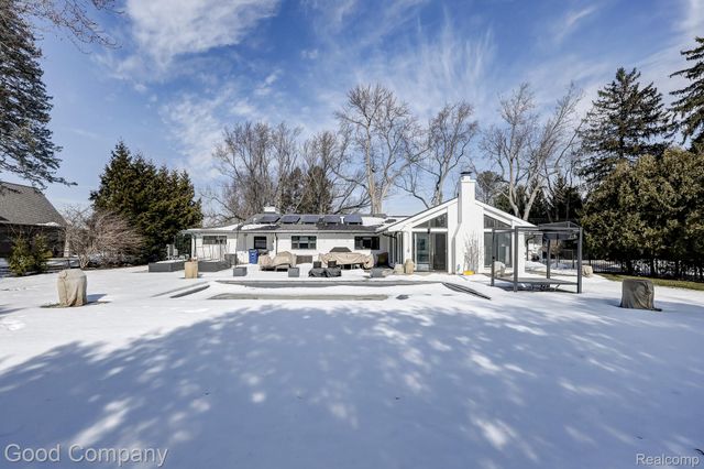 805 N Pemberton Road, Bloomfield Hills, MI 48302