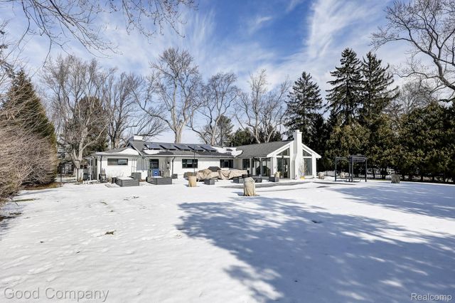 805 N Pemberton Road, Bloomfield Hills, MI 48302