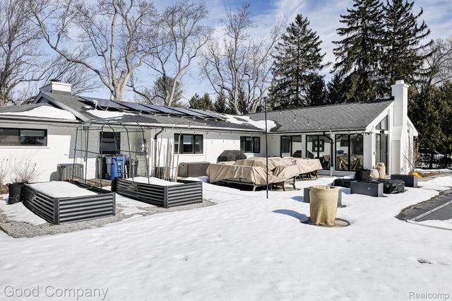 805 N Pemberton Road, Bloomfield Hills, MI 48302