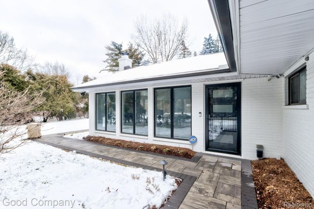 805 N Pemberton Road, Bloomfield Hills, MI 48302