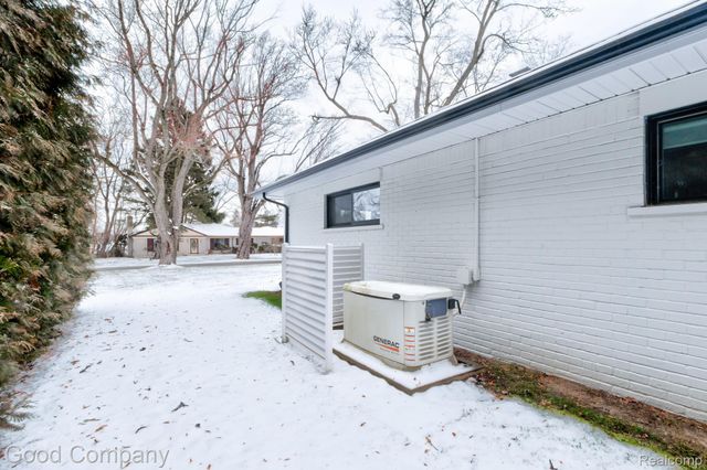 805 N Pemberton Road, Bloomfield Hills, MI 48302