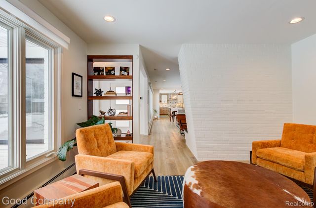 805 N Pemberton Road, Bloomfield Hills, MI 48302