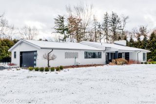 805 N Pemberton Road, Bloomfield Hills, MI 48302