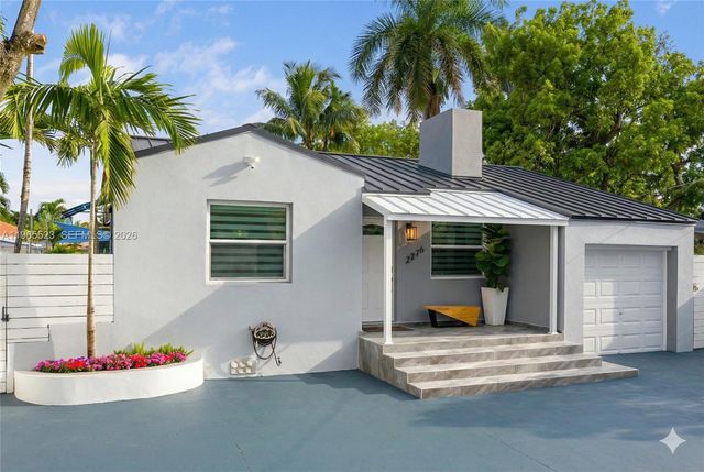 2376 NW 2nd St, Miami, FL 33125