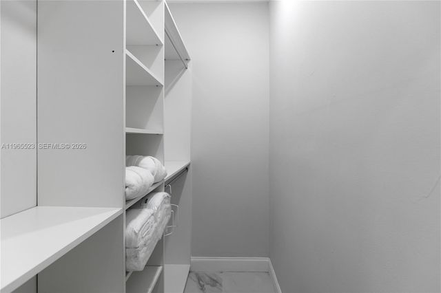 2376 NW 2nd St, Miami, FL 33125