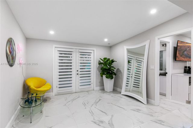 2376 NW 2nd St, Miami, FL 33125