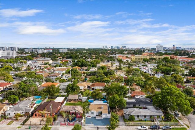 2376 NW 2nd St, Miami, FL 33125