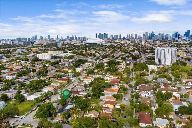 2376 NW 2nd St, Miami, FL 33125