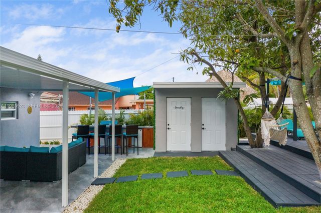 2376 NW 2nd St, Miami, FL 33125