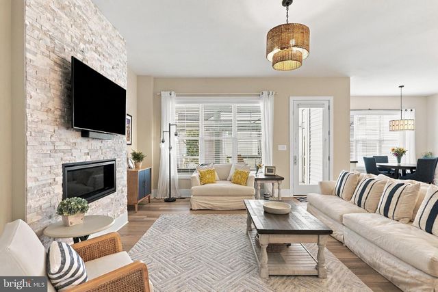 42724 CUSHING TER, Ashburn, VA 20148