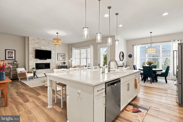 42724 CUSHING TER, Ashburn, VA 20148