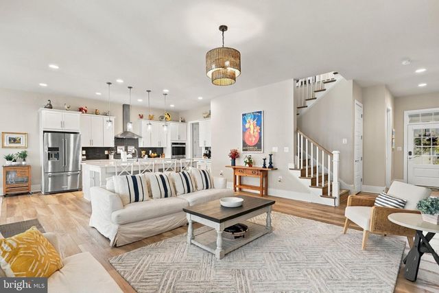 42724 CUSHING TER, Ashburn, VA 20148