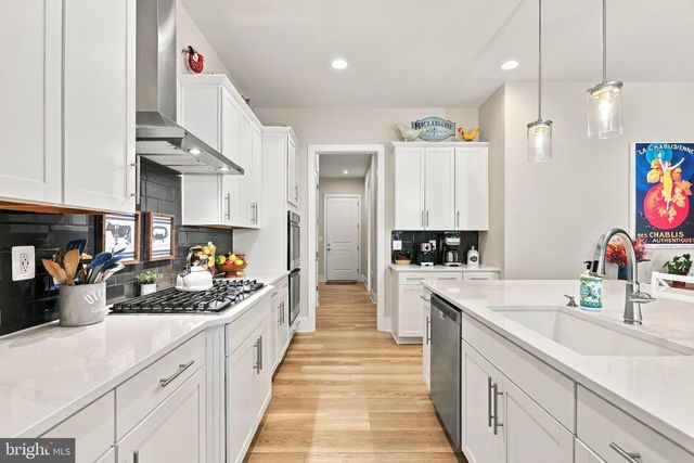 42724 CUSHING TER, Ashburn, VA 20148