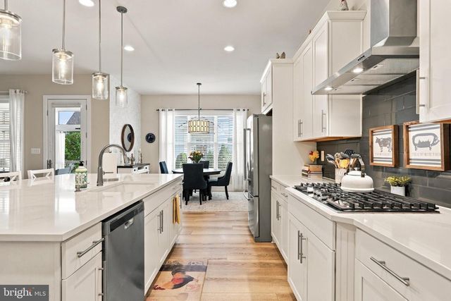 42724 CUSHING TER, Ashburn, VA 20148