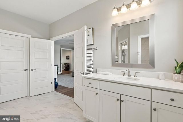42724 CUSHING TER, Ashburn, VA 20148