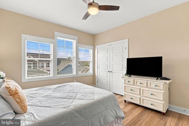 42724 CUSHING TER, Ashburn, VA 20148