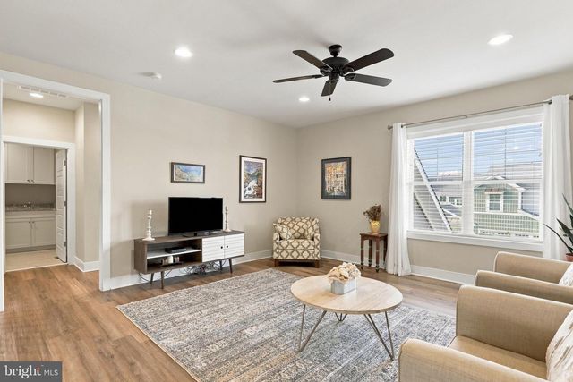 42724 CUSHING TER, Ashburn, VA 20148
