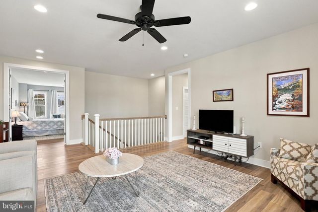 42724 CUSHING TER, Ashburn, VA 20148