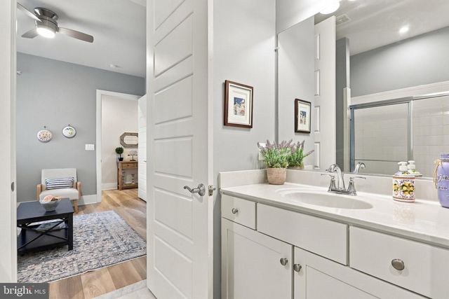 42724 CUSHING TER, Ashburn, VA 20148