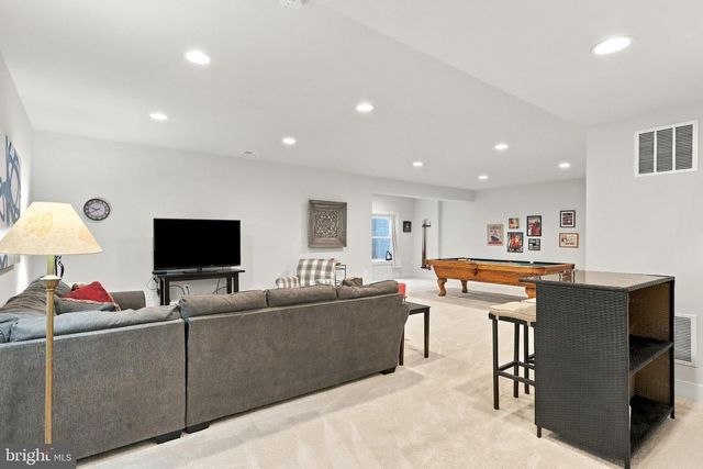 42724 CUSHING TER, Ashburn, VA 20148