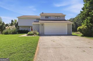 5006 Stoney Point Circle, Stone Mountain, GA 30088
