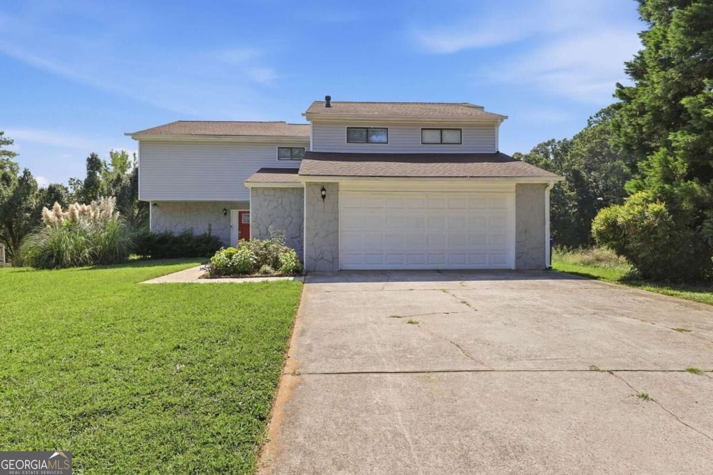 5006 Stoney Point Circle, Stone Mountain, GA 30088 — exterior