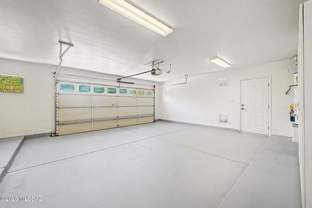 3911 E Ruffian Road, Tucson, AZ 85739