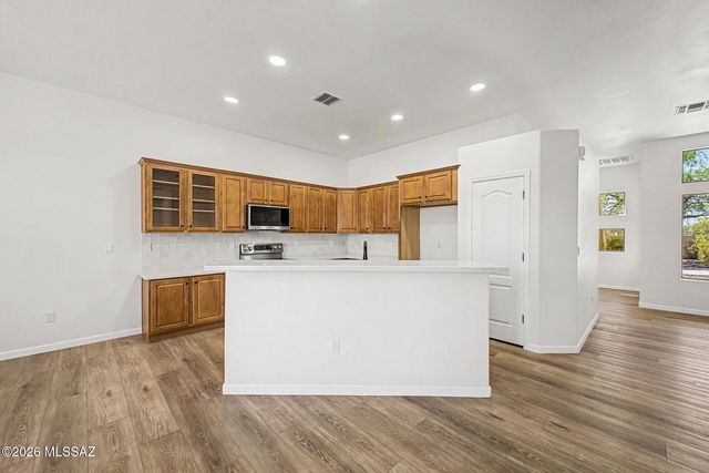 3911 E Ruffian Road, Tucson, AZ 85739