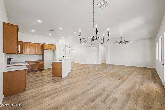 3911 E Ruffian Road, Tucson, AZ 85739