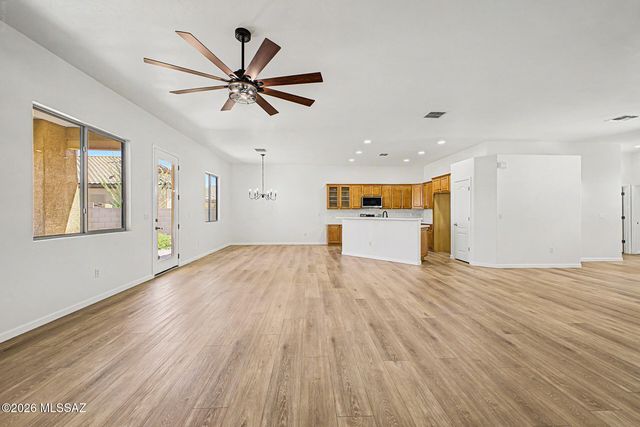 3911 E Ruffian Road, Tucson, AZ 85739