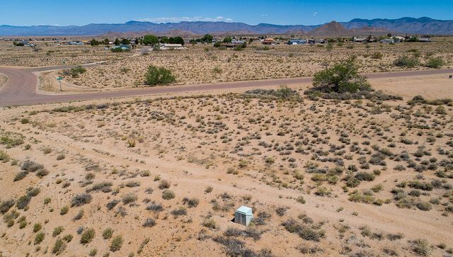 7354 E Blazed Ridge Drive, Kingman, AZ 86401