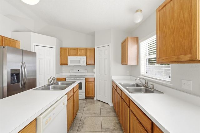 955 LOUVRE COURT, Kissimmee, FL 34759