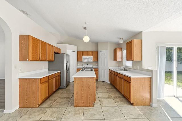 955 LOUVRE COURT, Kissimmee, FL 34759