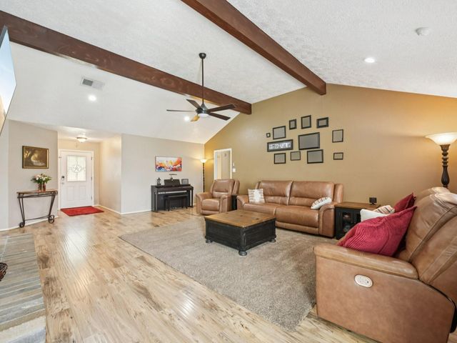 16755 Schooners Way, Friendswood, TX 77546