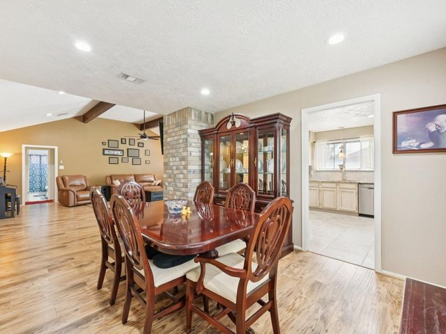 16755 Schooners Way, Friendswood, TX 77546