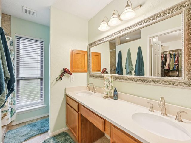 16755 Schooners Way, Friendswood, TX 77546