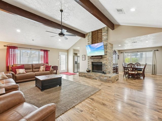 16755 Schooners Way, Friendswood, TX 77546