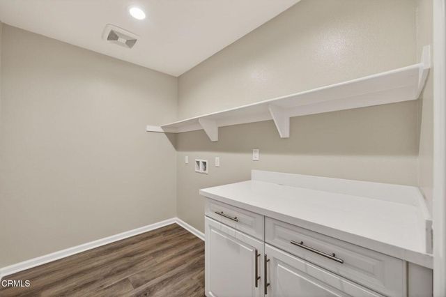 1952 Victoria Avenue, Oxnard, CA 93035