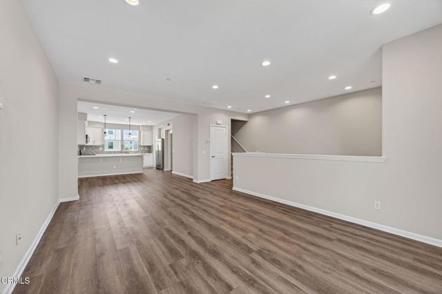 1952 Victoria Avenue, Oxnard, CA 93035