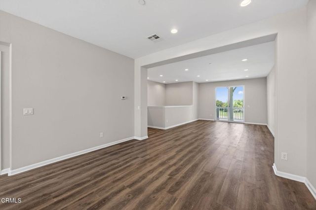 1952 Victoria Avenue, Oxnard, CA 93035